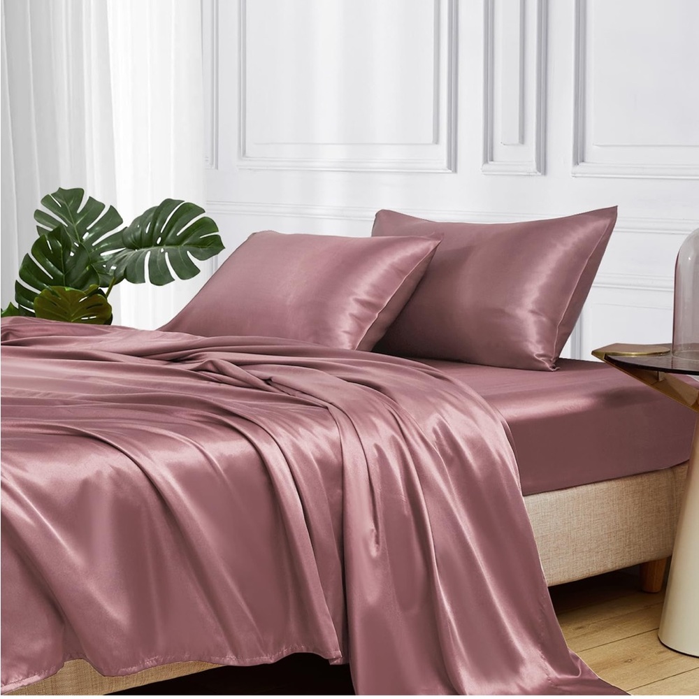 Luxurious Satin Bedding Set in Rose Mauve